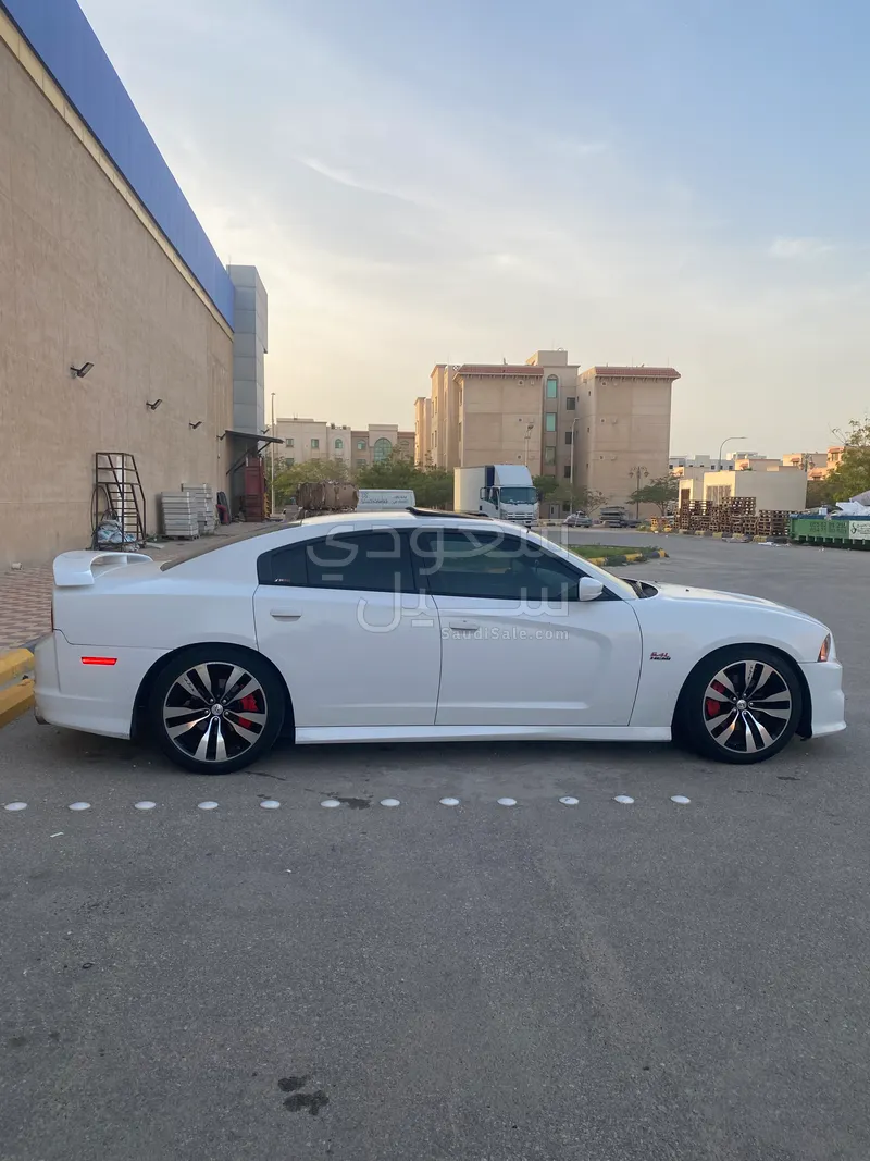 2014 دودج تشارجر ار تي