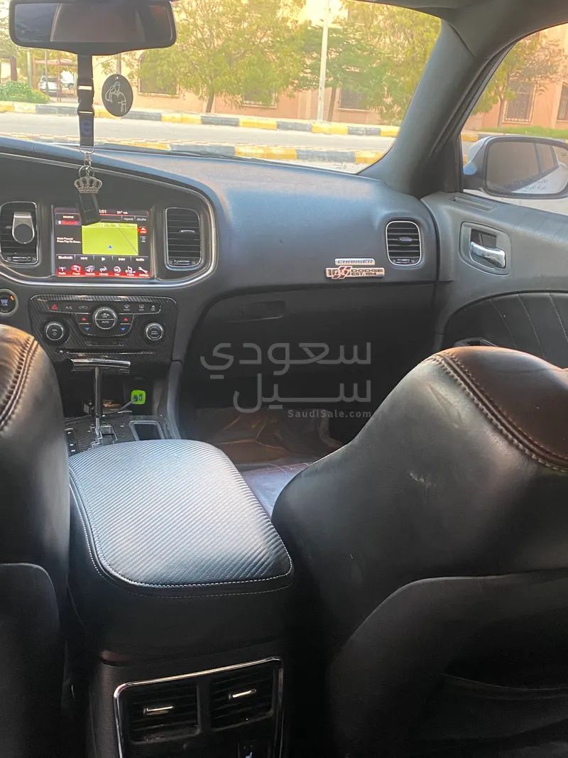 2014 دودج تشارجر ار تي