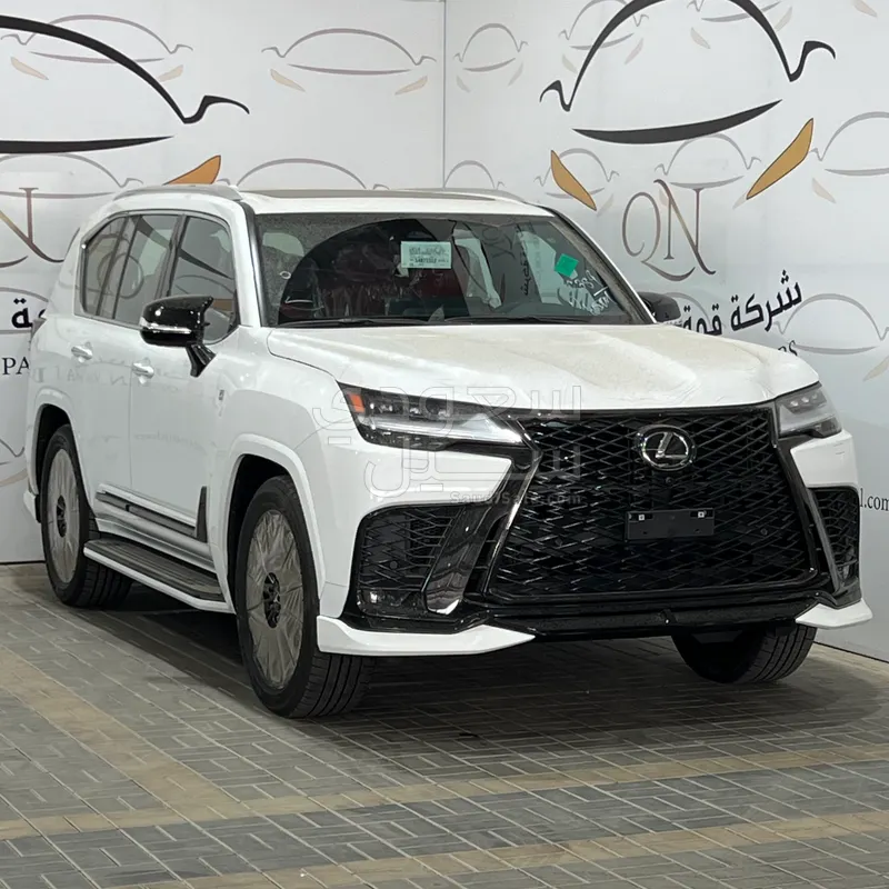 2025 لكزس إل إكس 600