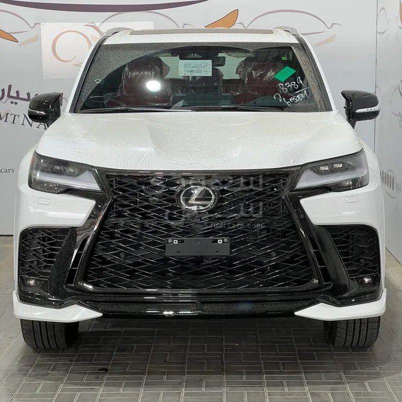 2025 لكزس إل إكس 600