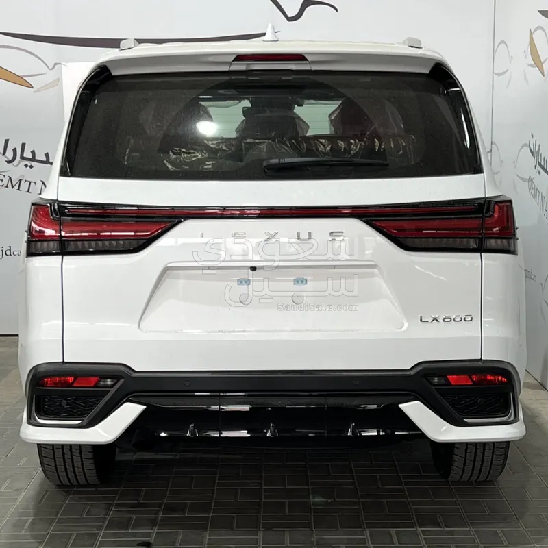 2025 لكزس إل إكس 600