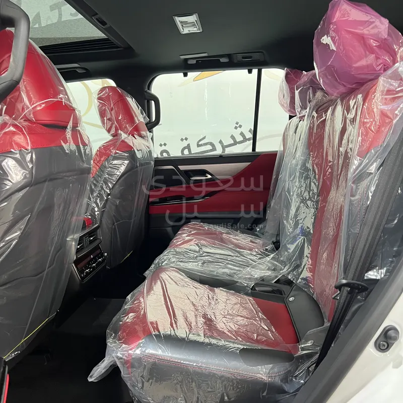 2025 لكزس إل إكس 600