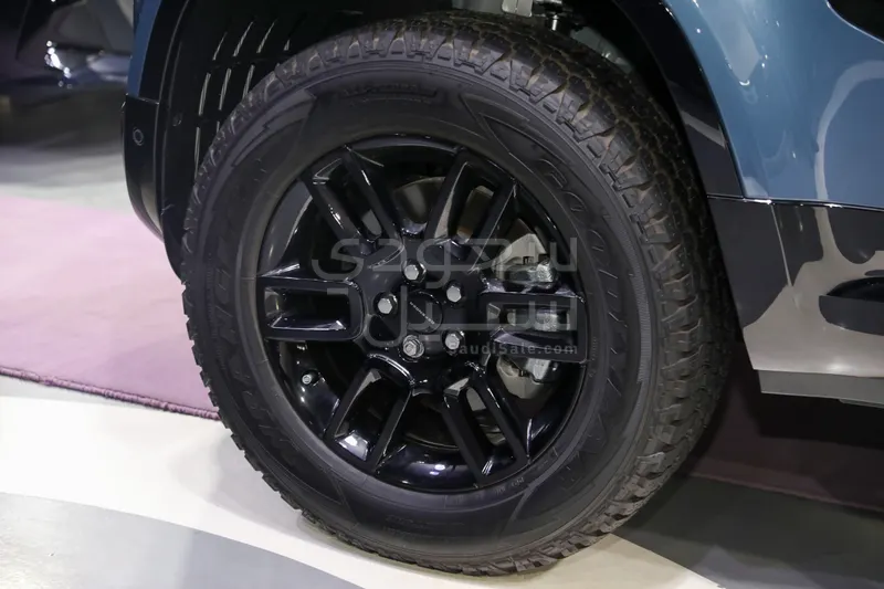 2026 لاند روفر ديفيندر اكس داينمك