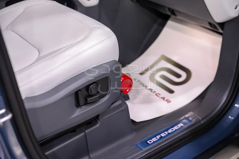 2026 لاند روفر ديفيندر اكس داينمك