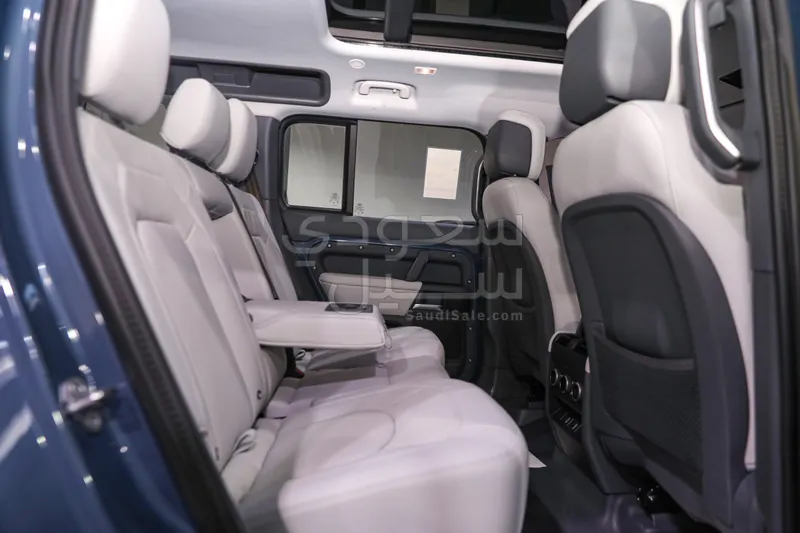 2026 لاند روفر ديفيندر اكس داينمك