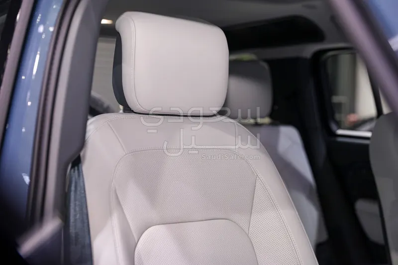 2026 لاند روفر ديفيندر اكس داينمك