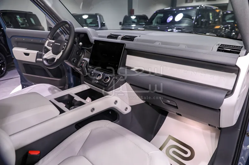 2026 لاند روفر ديفيندر اكس داينمك