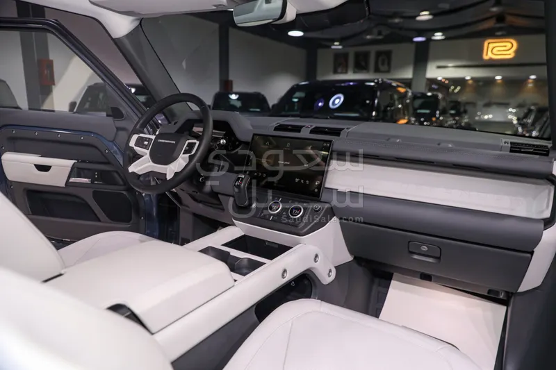 2026 لاند روفر ديفيندر اكس داينمك