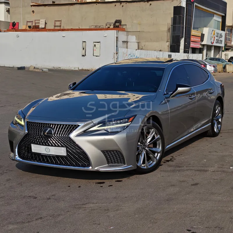 2021 لكزس إل إس 350