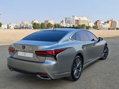 2021 لكزس إل إس 350