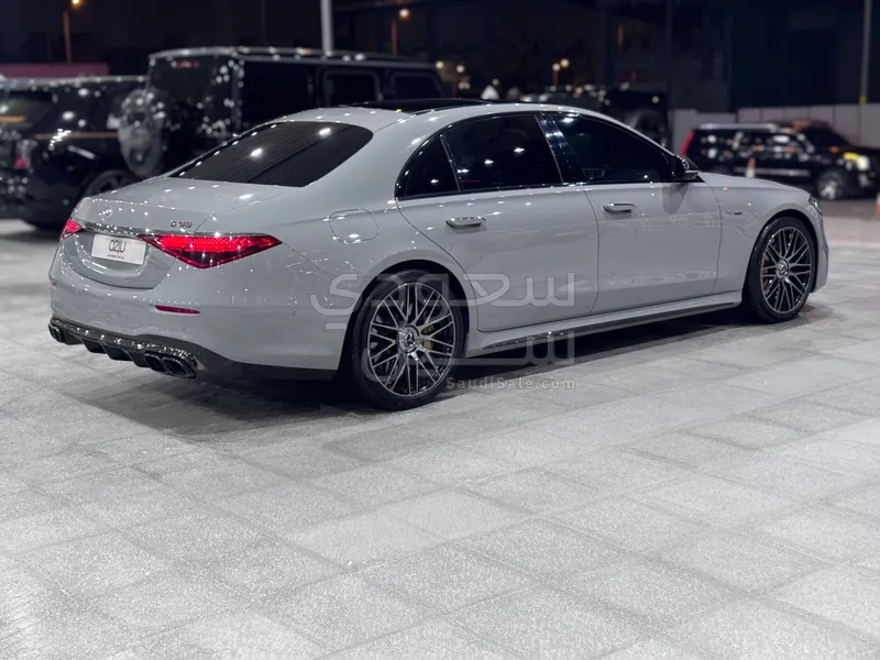 2024 مرسيدس - بنز إس 63 أي إم جي