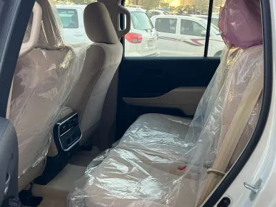 2025 تويوتا لاند كروزر جي اكس