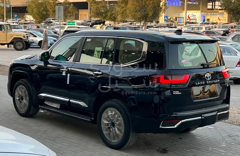 2025 Toyota Land Cruiser VX