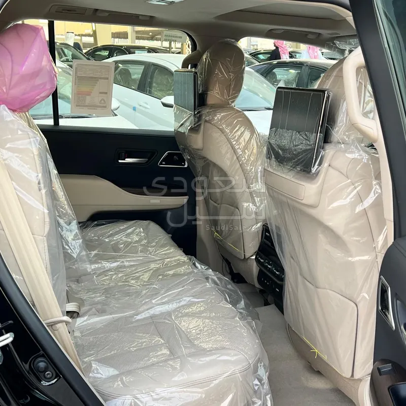 2025 Toyota Land Cruiser VX