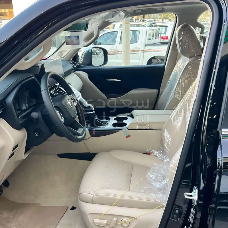 2025 Toyota Land Cruiser VX