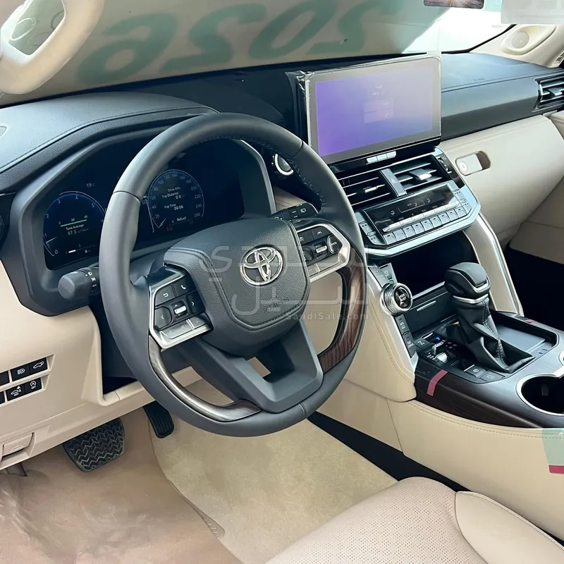 2025 Toyota Land Cruiser VX