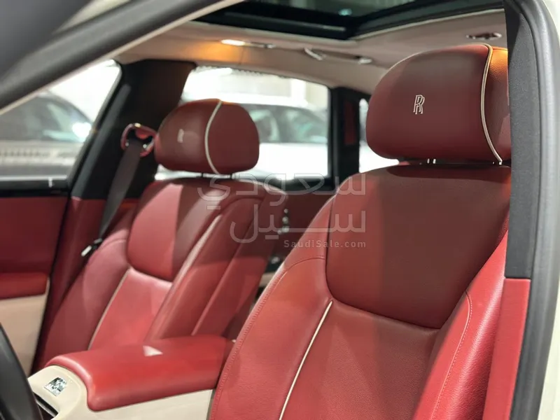 2016 رولز رويس قوست