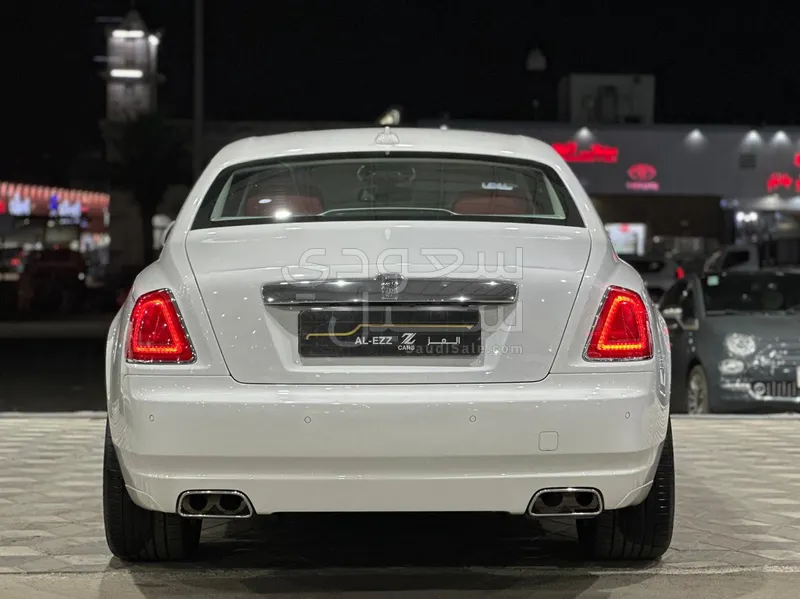 2016 رولز رويس قوست