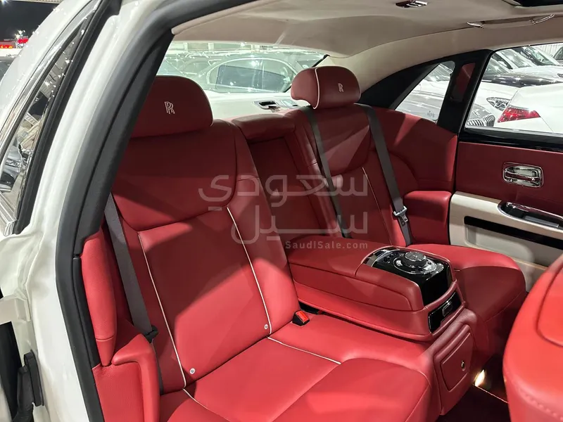 2016 رولز رويس قوست