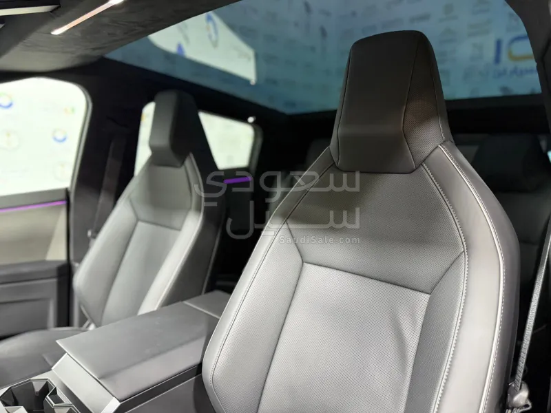 2025 تيسلا سايبر تراك