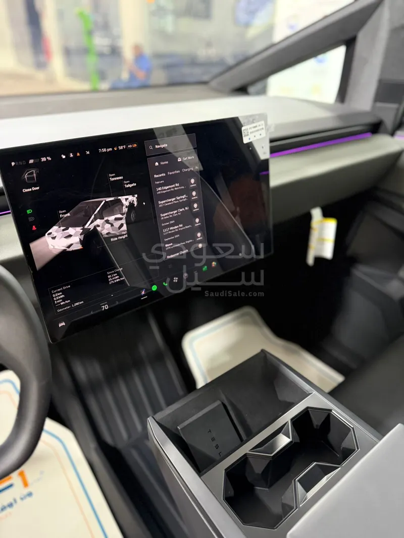 2025 تيسلا سايبر تراك