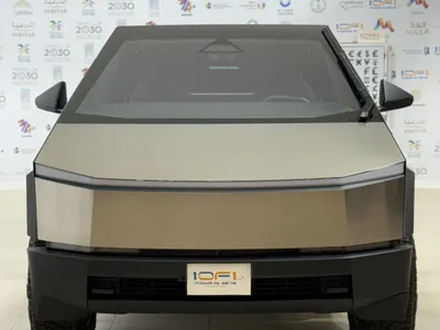 2025 تيسلا سايبر تراك