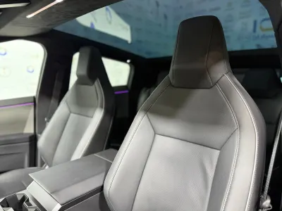 2025 تيسلا سايبر تراك