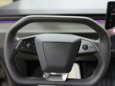 2025 تيسلا سايبر تراك