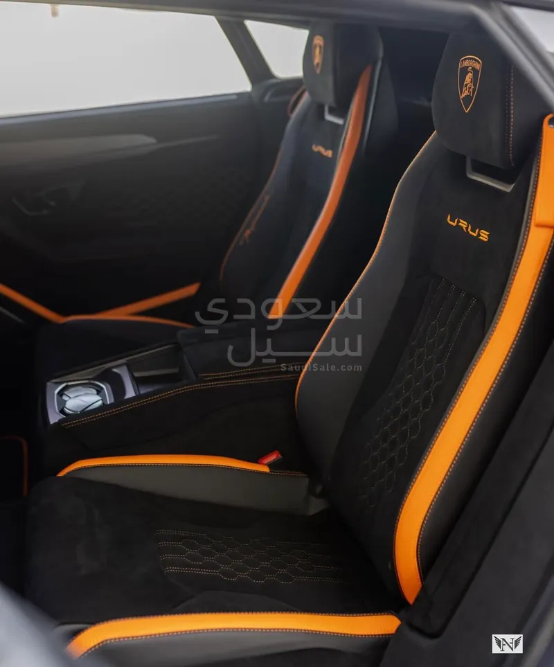 2023 Lamborghini URUS Performante
