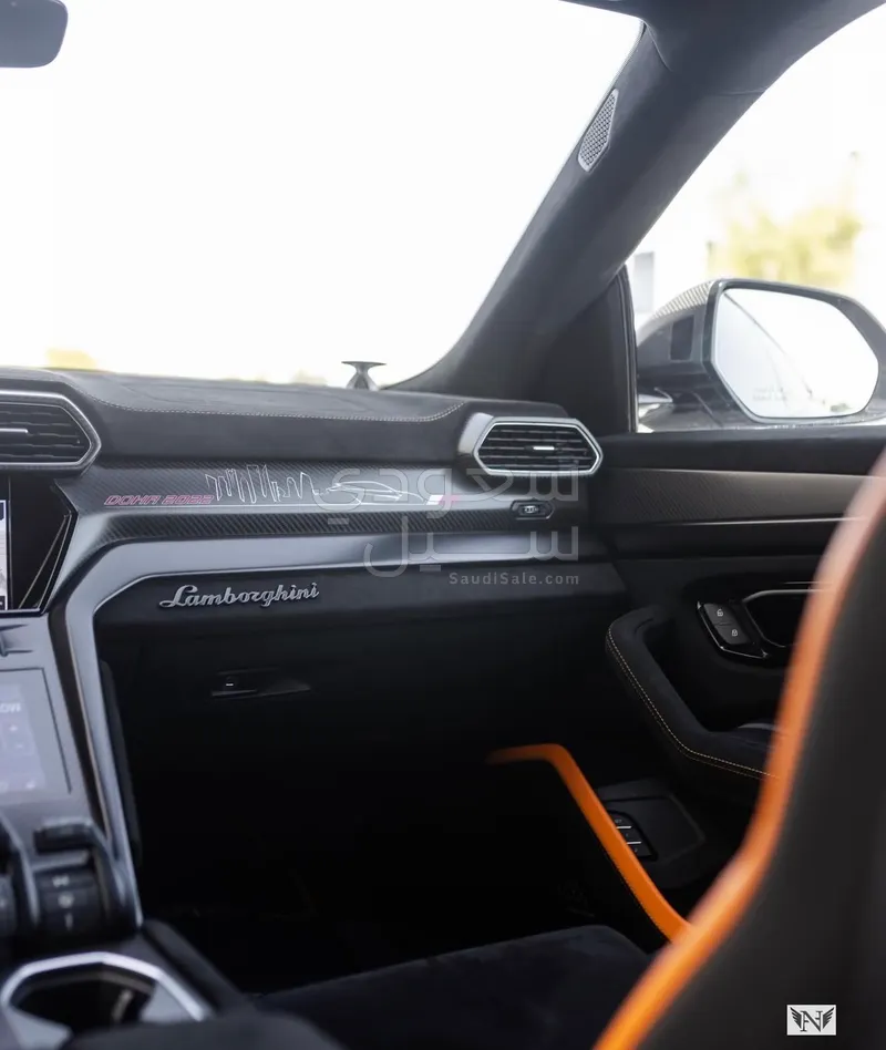 2023 Lamborghini URUS Performante