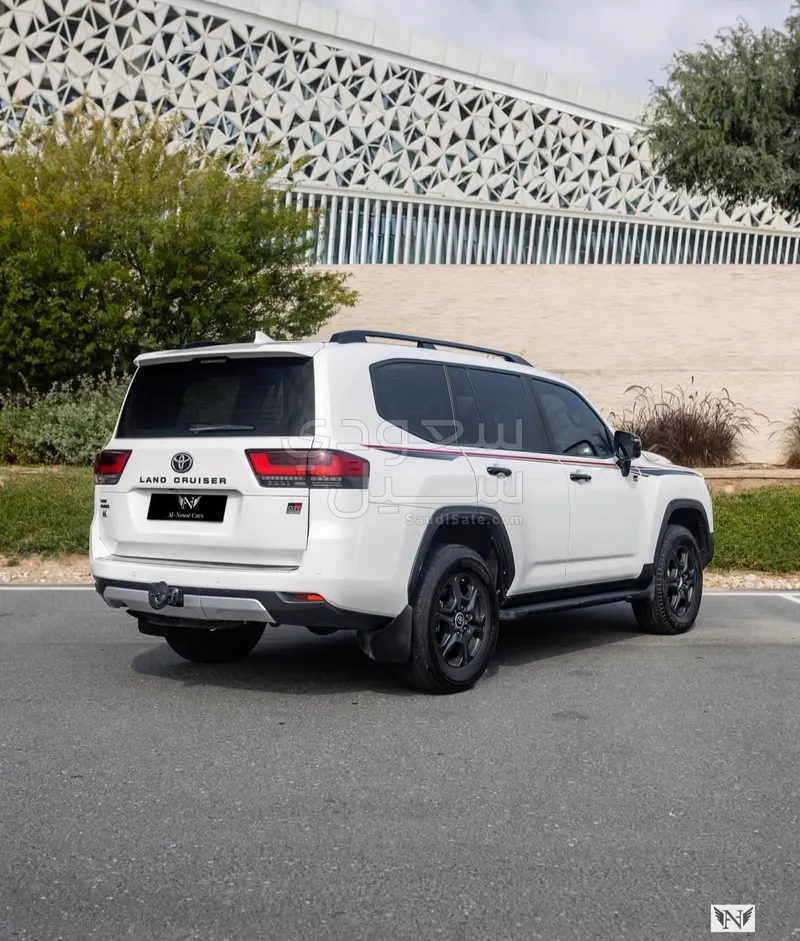 2023 تويوتا لاند كروزر جي ار سبورت