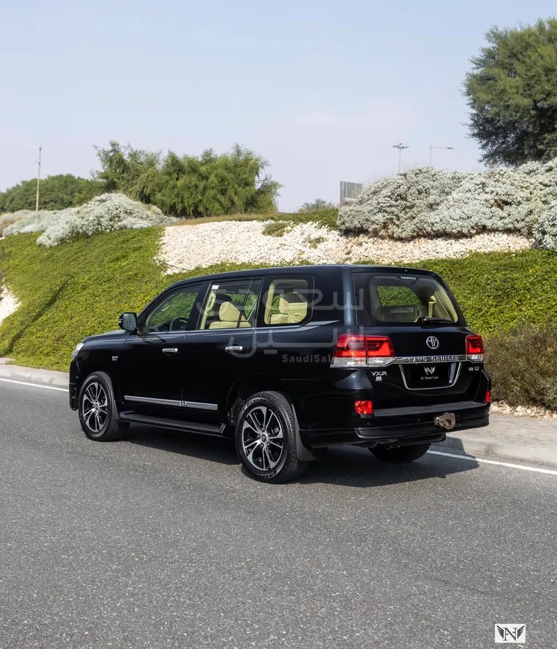 2020 Toyota Land Cruiser VXR