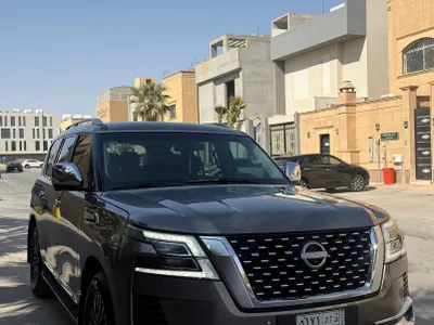 2014 نيسان باترول بلاتينيوم