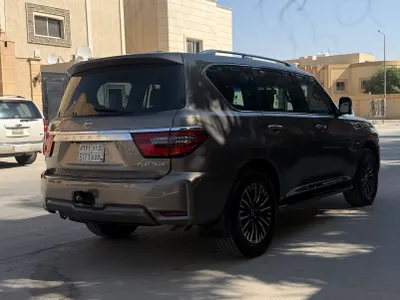 2014 نيسان باترول بلاتينيوم