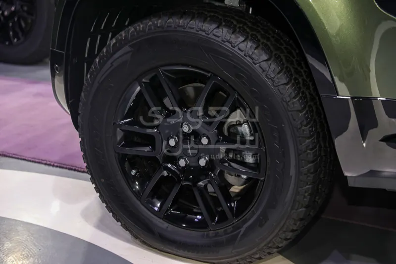 2026 لاند روفر ديفيندر اكس داينمك