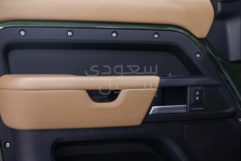 2026 لاند روفر ديفيندر اكس داينمك