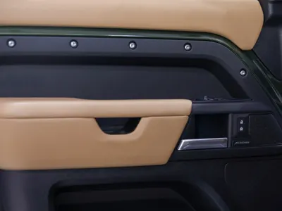 2026 لاند روفر ديفيندر اكس داينمك