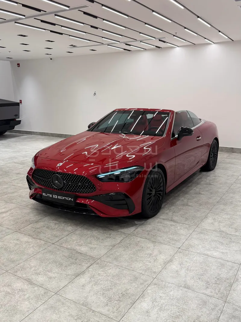 2025 مرسيدس - بنز سي إل إي 200