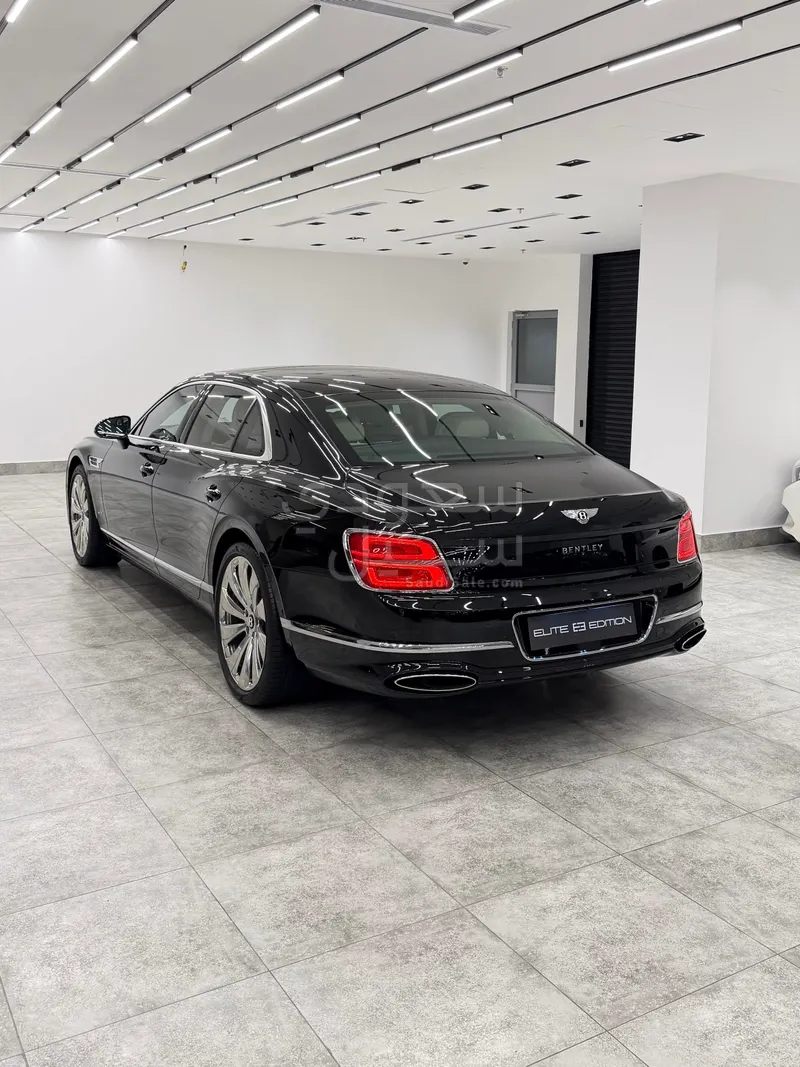 2022 بنتلي كونتيننتل فلاينج سبير