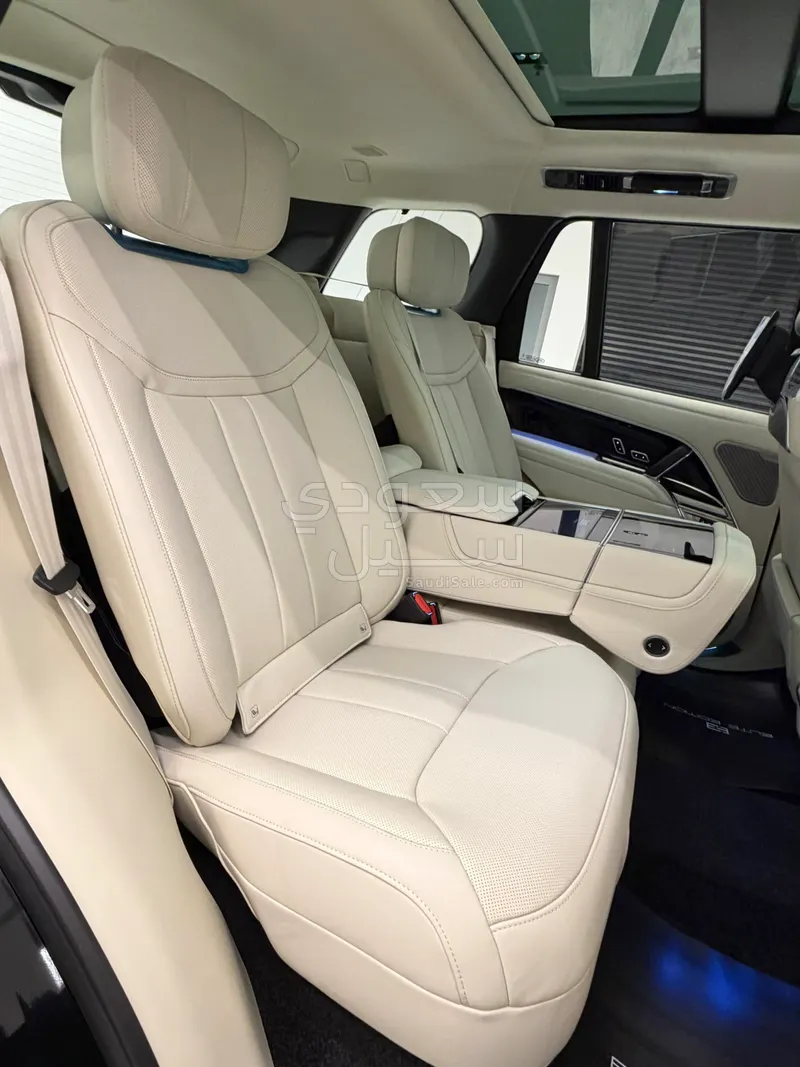 2025 لاند روفر رينج روفر اوتوبيوغرافي