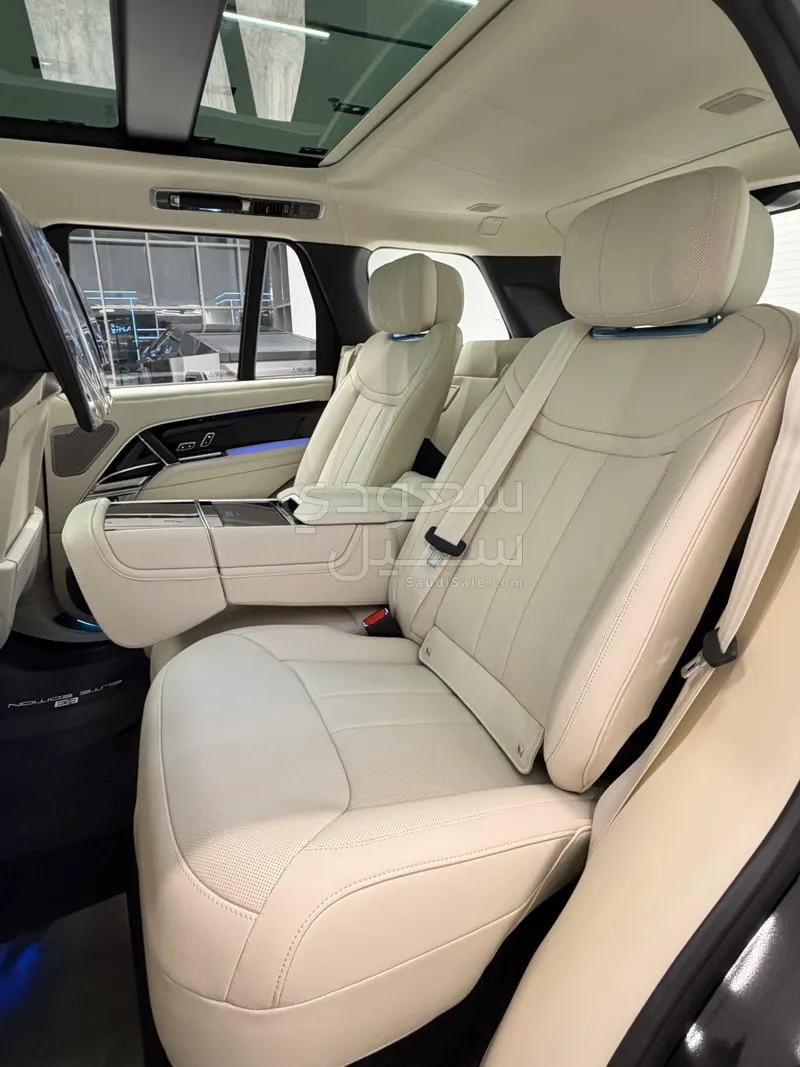 2025 لاند روفر رينج روفر اوتوبيوغرافي