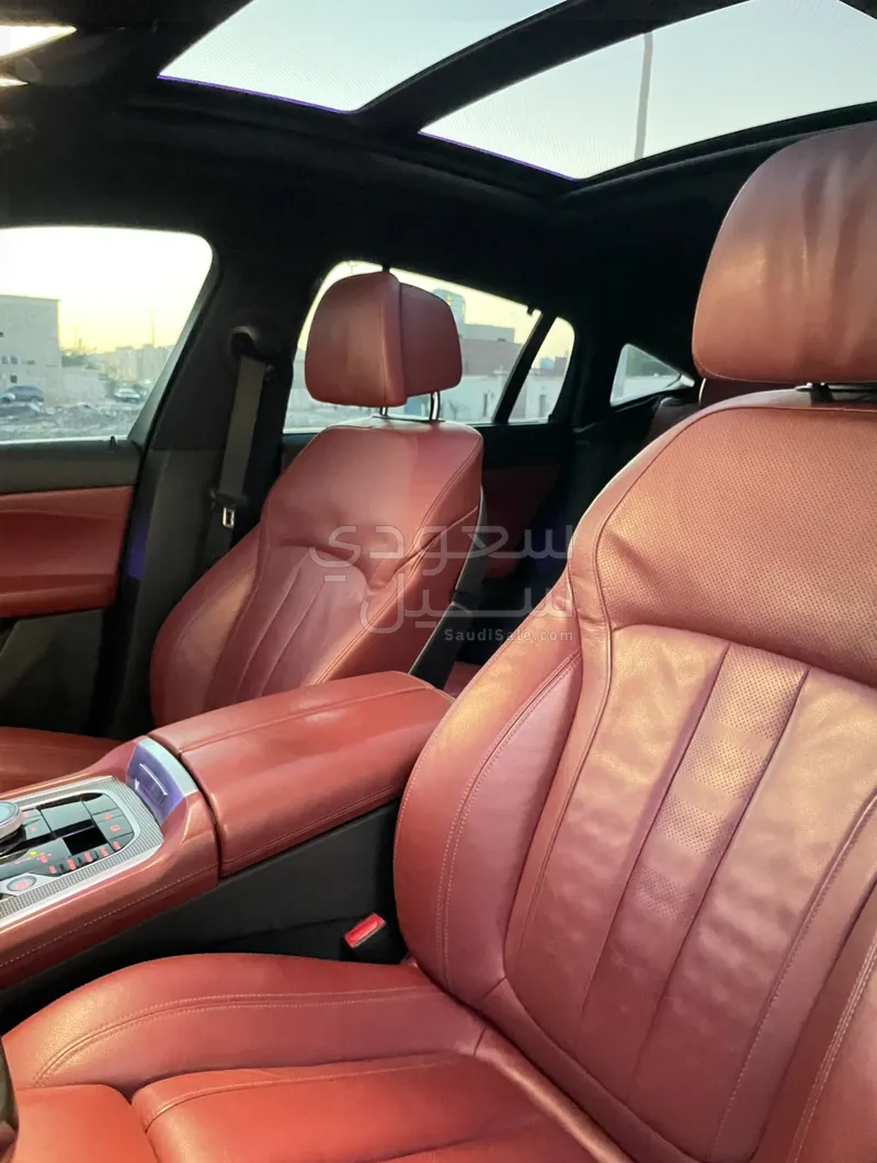 2021 بي ام دبليو الفئة اكس 6