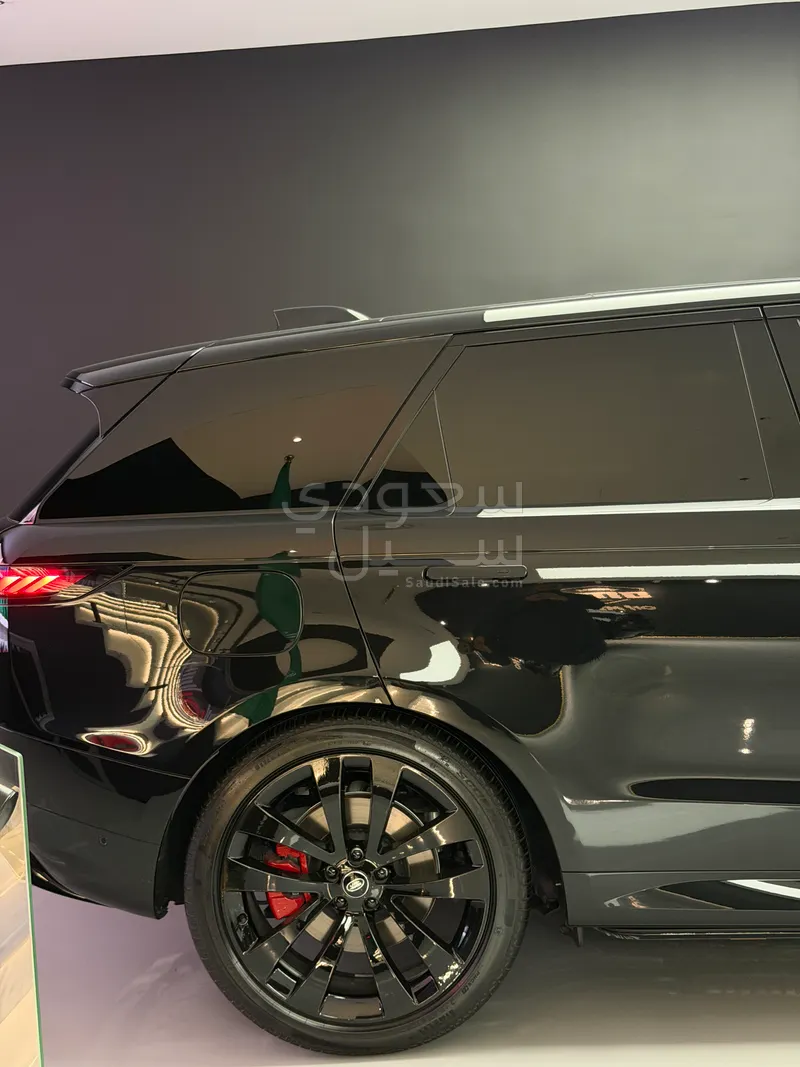 2025 لاند روفر رينج روفر سبورت اتش اس اي