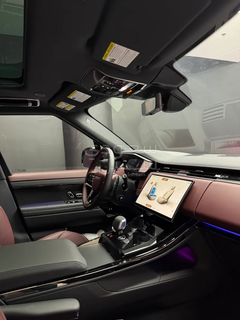 2025 لاند روفر رينج روفر سبورت اتش اس اي