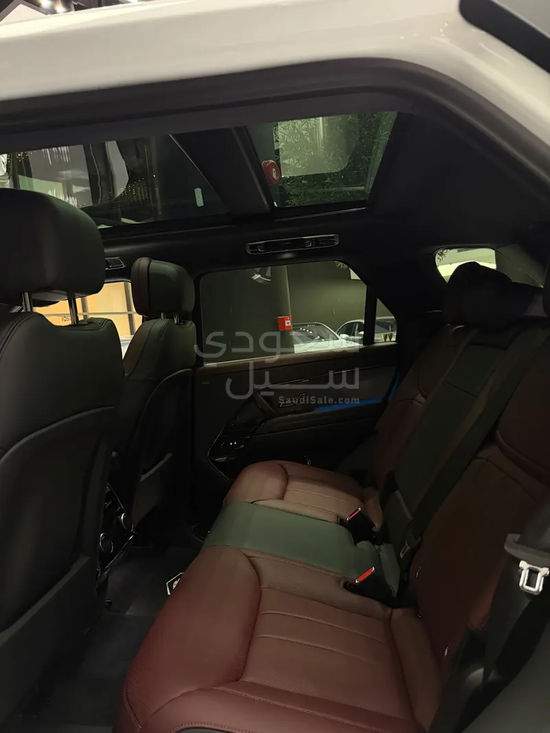 2025 لاند روفر رينج روفر سبورت اتش اس اي