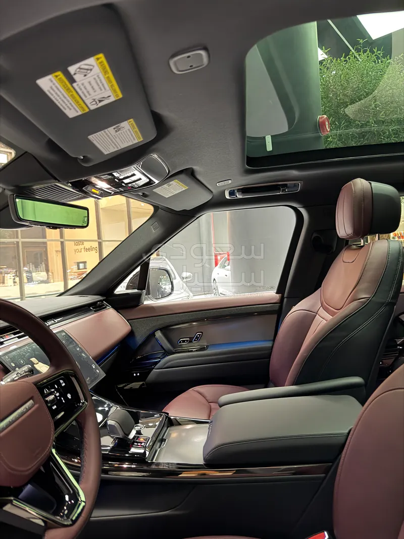 2025 لاند روفر رينج روفر سبورت اتش اس اي