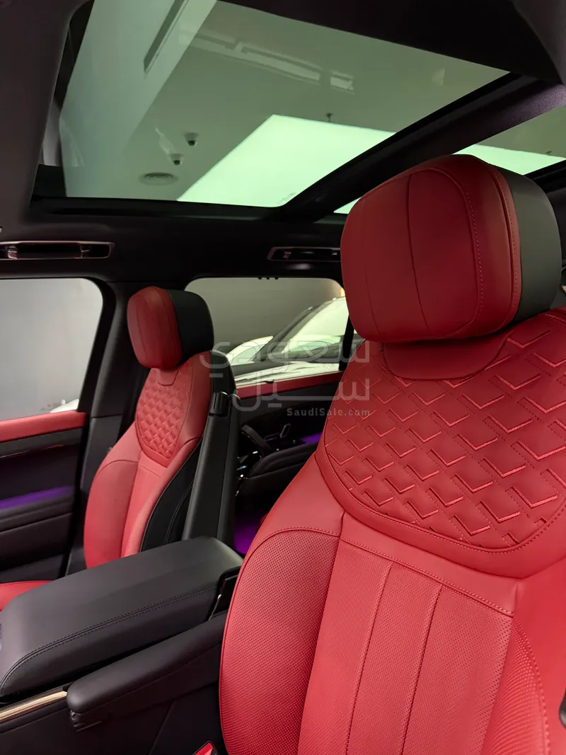 2025 لاند روفر رينج روفر سبورت اتش اس اي