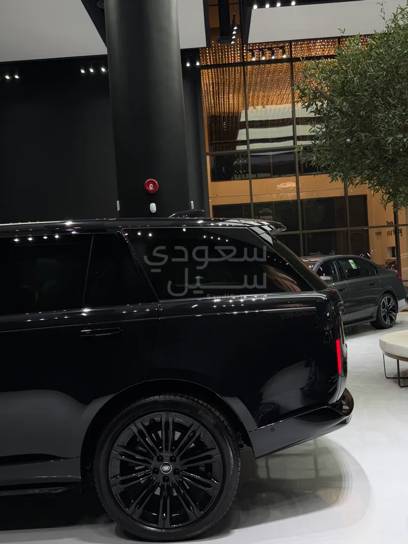 2025 لاند روفر رينج روفر اتش اس اي