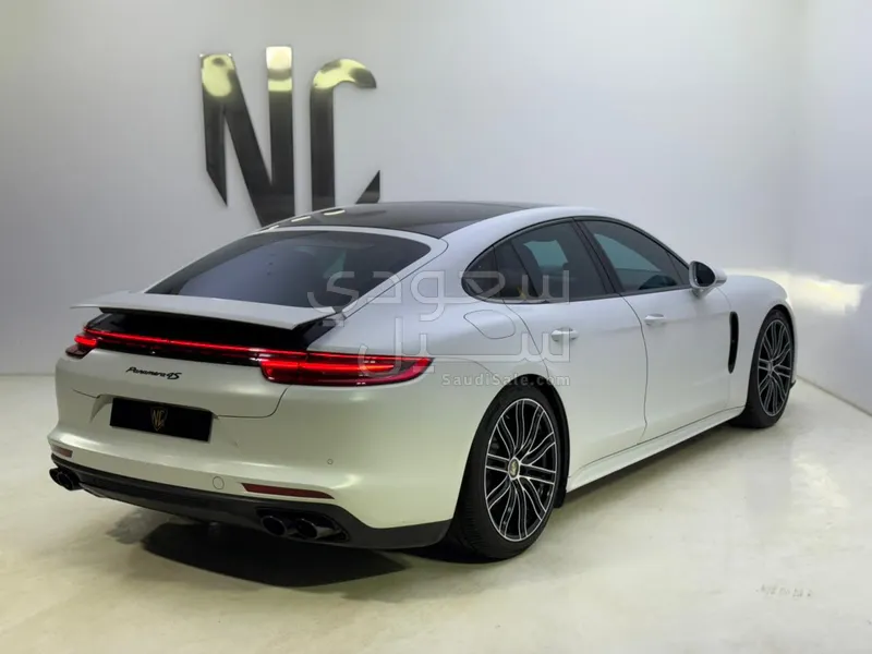 2018 بورش بانميرا 4 اس