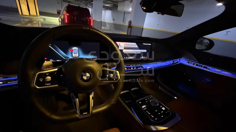 2025 بي ام دبليو الفئة السابعة 735أي